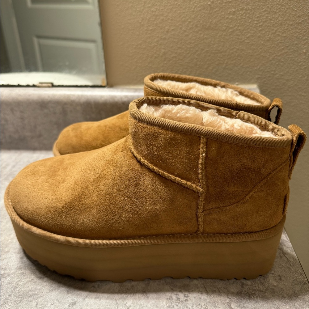Women 8 Ugg Ultra Mini Platforms